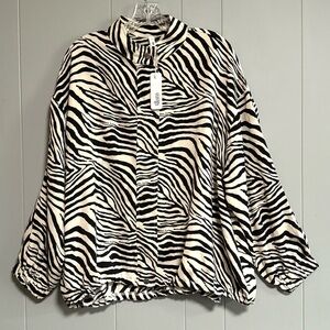 NWT GLAM Ivory and Black Zebra Print Lightweight Windbreaker Jacket Size Medium